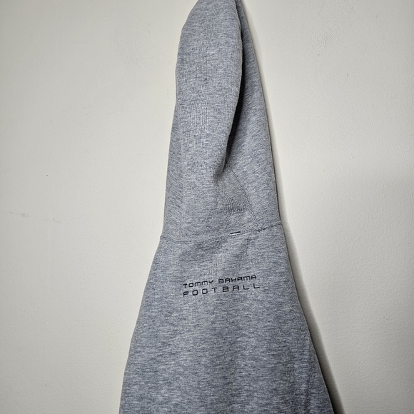 Tommy Bahama Football Seatle Seahawks Reverseable Hoodie Size Medium - Picture 12 of 12